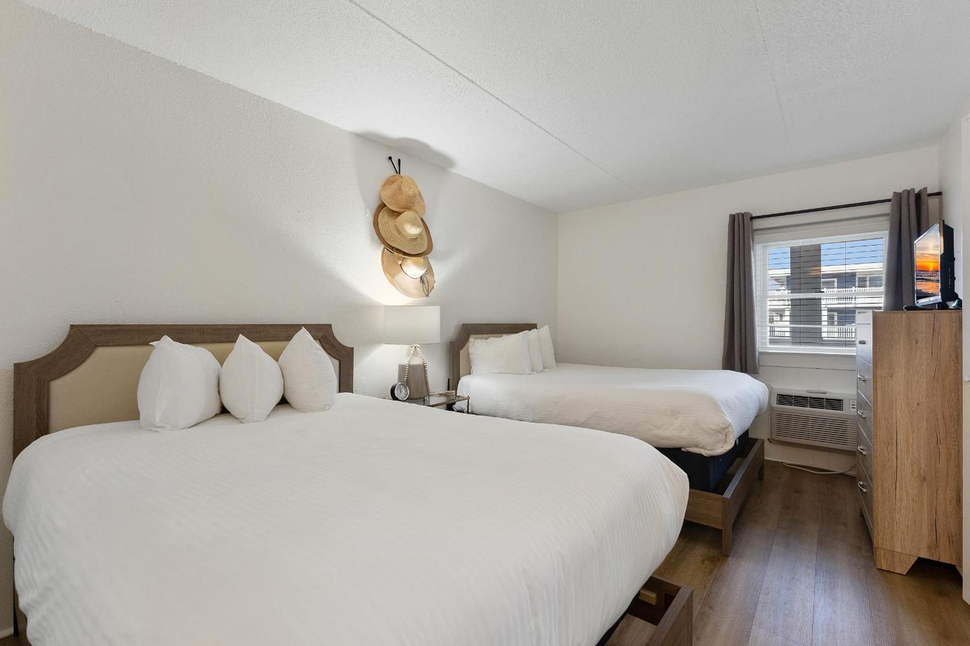 Beachcomber Resort Avalon Buitenkant foto